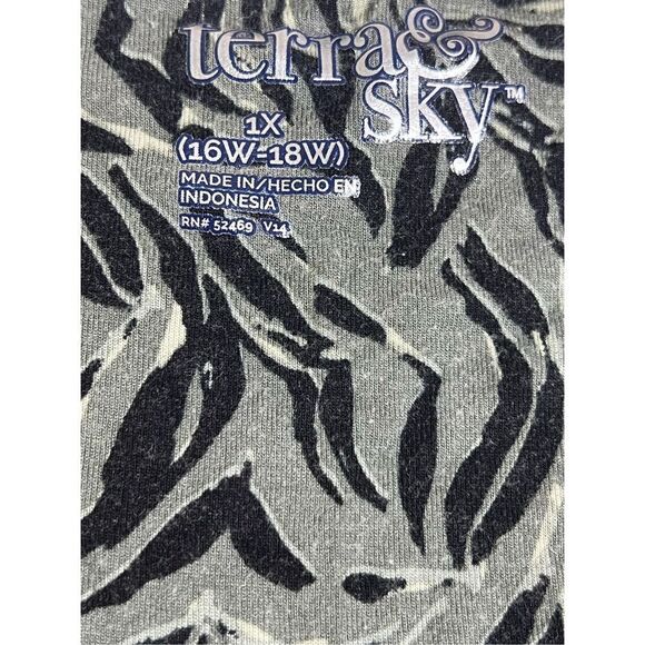 Terra & Sky 1X High Low Top - Side Pockets Black & Grey pattern short Sleeves - Picture 4 of 14